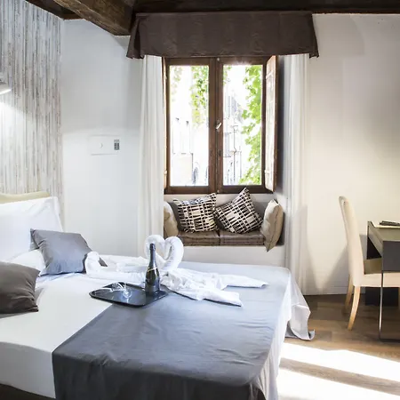Do-Do Navona Suites